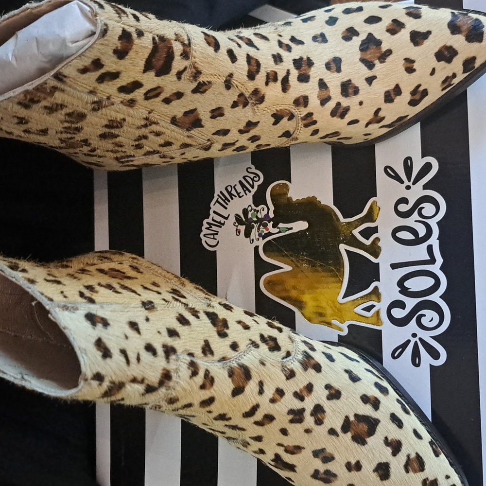 Leopard boots